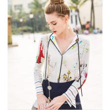 Spring Printed Charming Pattern V-Neck Women′s Shirt